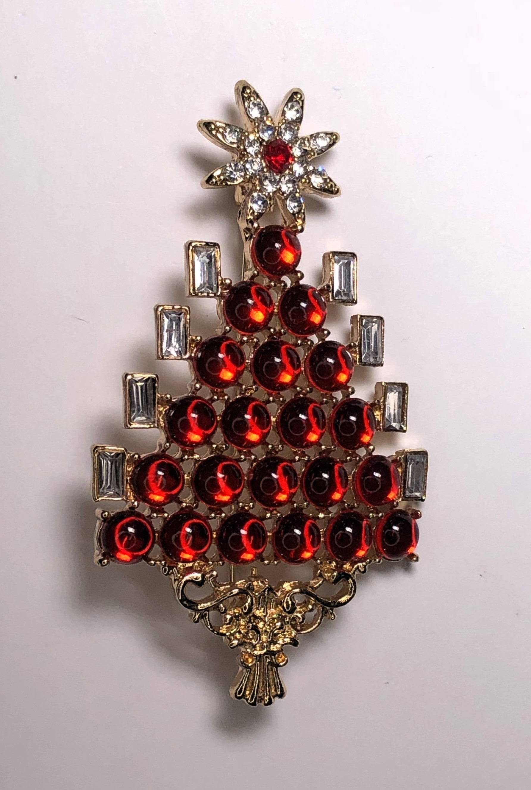 Big red Christmas tree brooch at erika