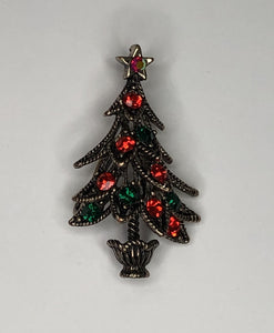 Red and green Christmas tree brooch at erika