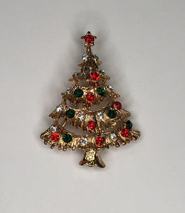 Gold Christmas tree with red star brooch at erika