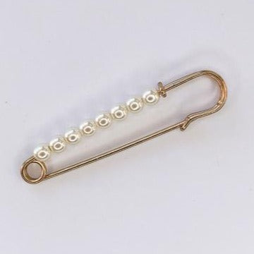 gold and small pearl kilt pin at erika