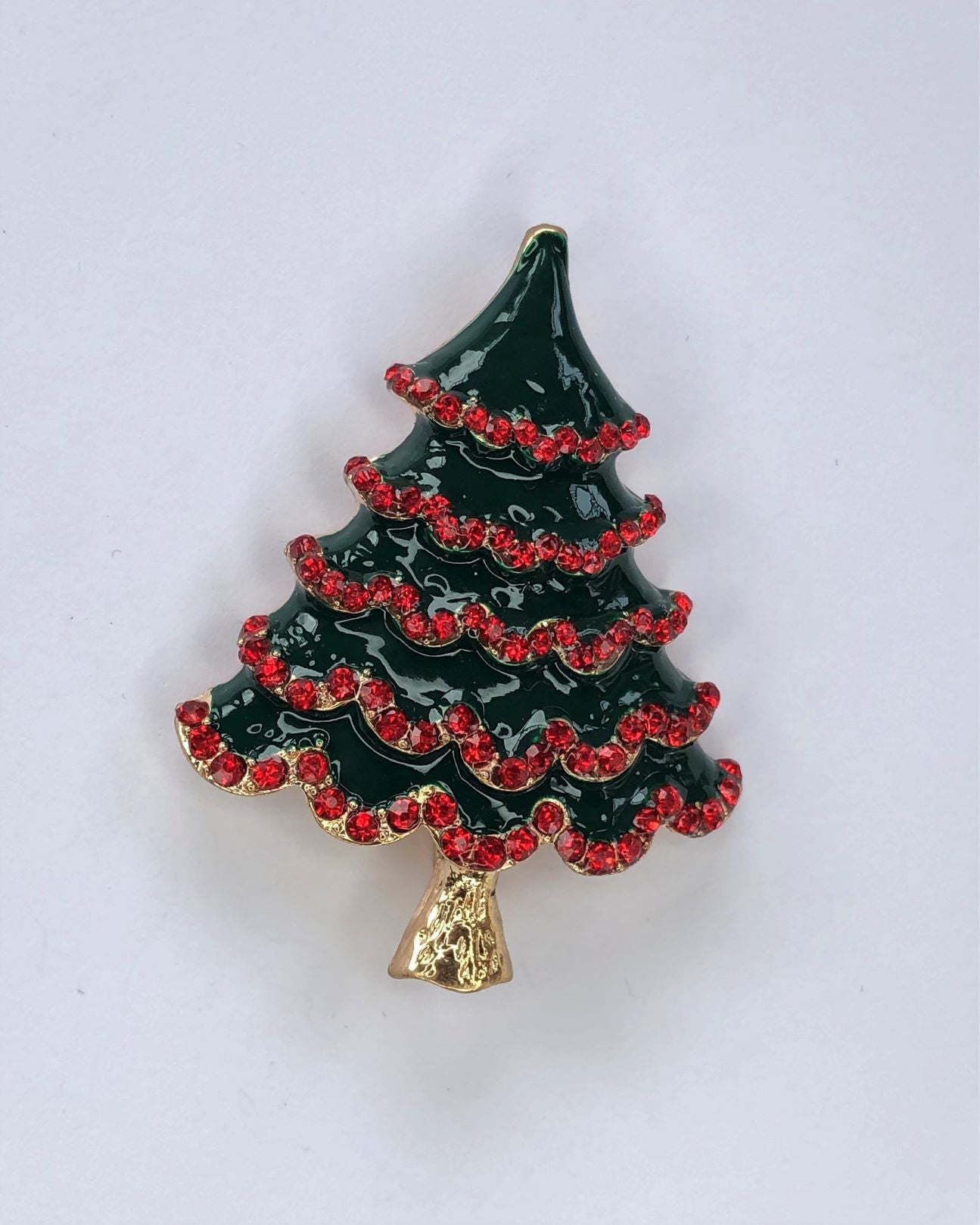 Red trimmed Christmas tree brooch at erika
