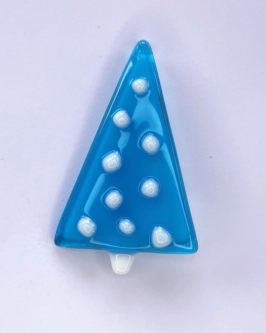 Blue Christmas tree with white baubles glass brooch at erika
